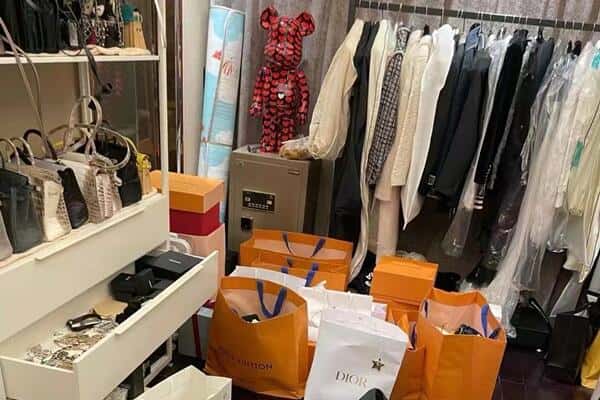 赤峰市巴林右回收一线品牌衣服